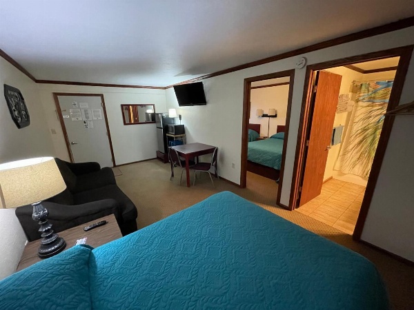 Highland Court Motel image 13