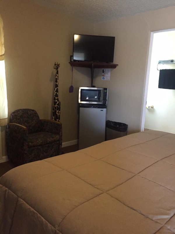 Highland Court Motel image 19