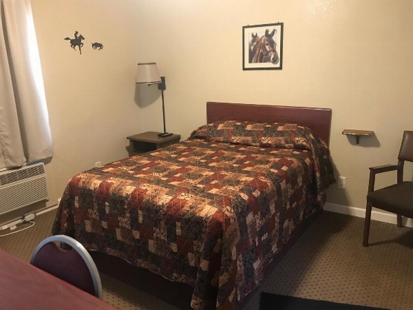 Highland Court Motel image 29