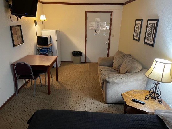 Highland Court Motel image 32