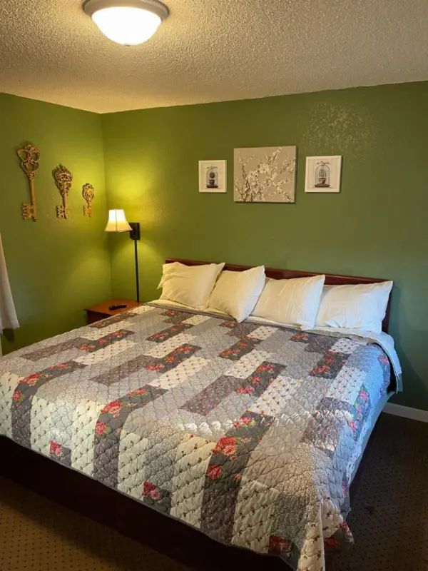 Highland Court Motel 4